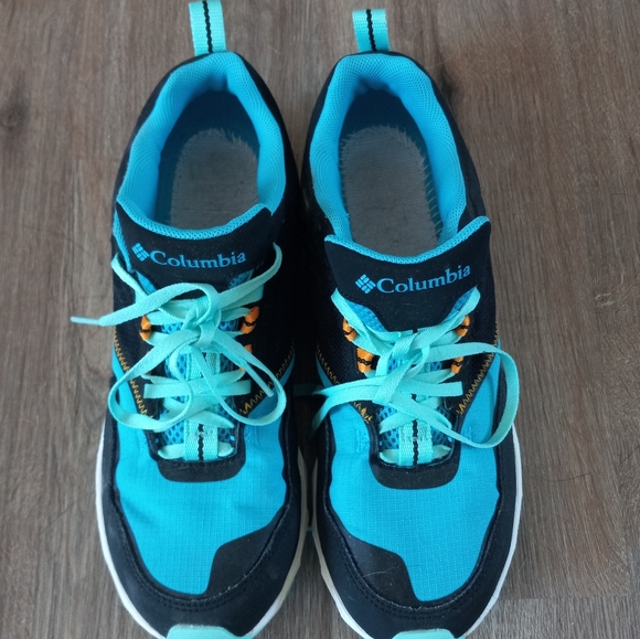Columbia Shoes - Picture 3 of 11